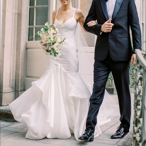 Carol Hannah Wedding Dress - Picture 9 of 13